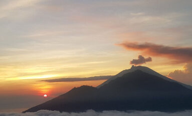 batur mount morning trekking